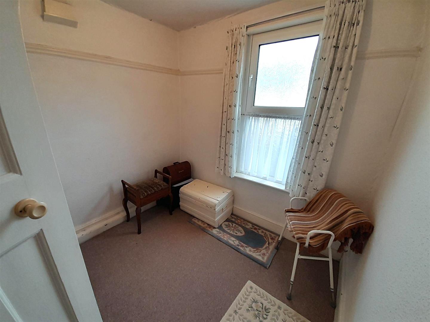 Llwynhendy Road, Llanelli, SA14 9HR